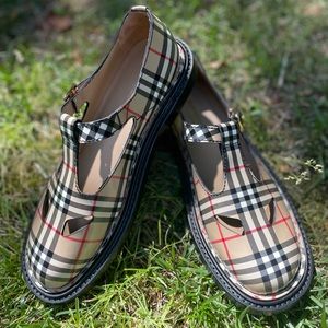 Burberry Leather Hannie T-bar shoes